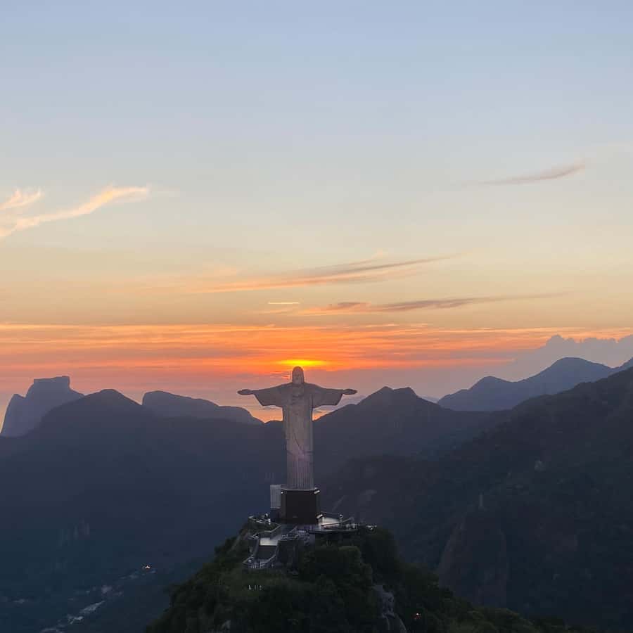 Colagem de mídia