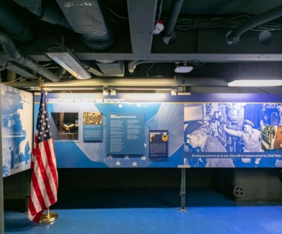 Honolulu: Battleship Missouri Memorial with Guide Option