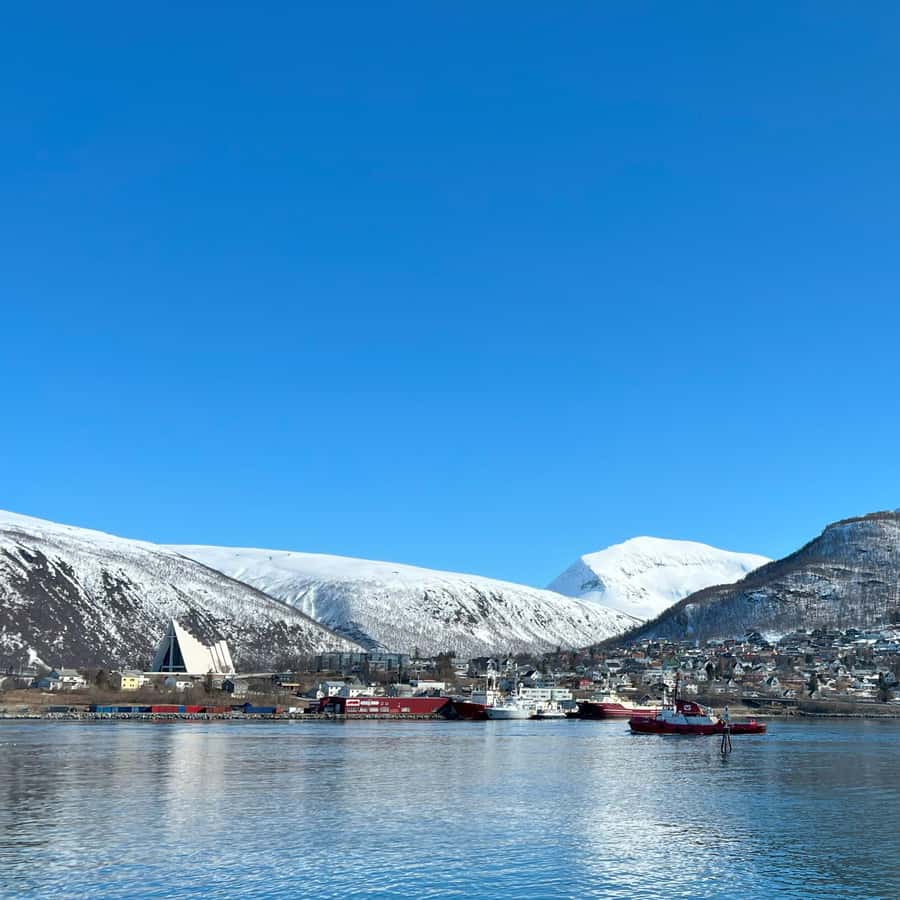TROMSØ: Você pode explorar a cidade e fazer um tour guiado na