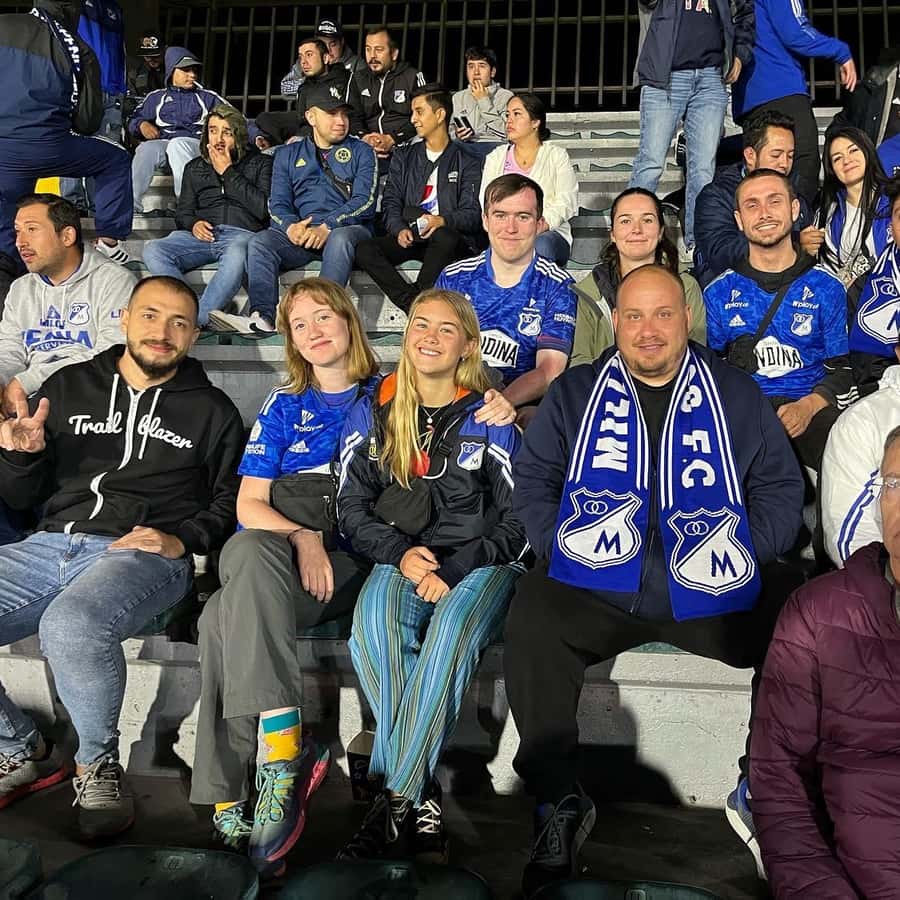 Colagem de mídia