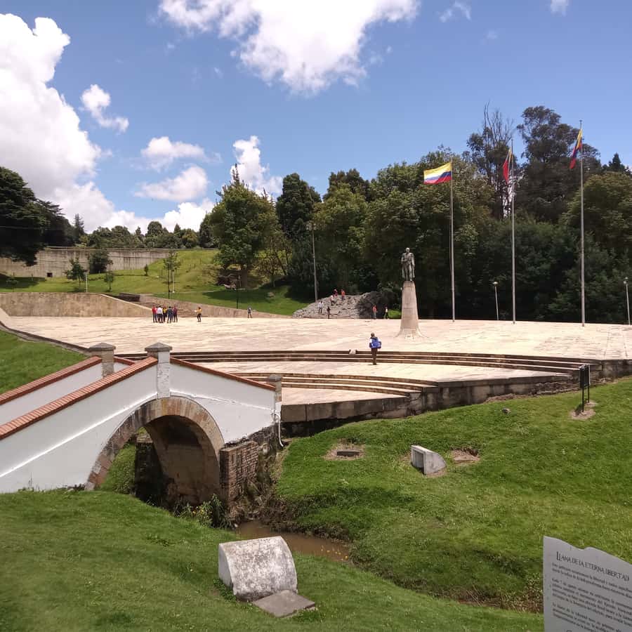 Colagem de mídia