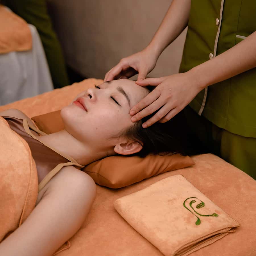 el estrés como hacer masaje relajante en la cabeza