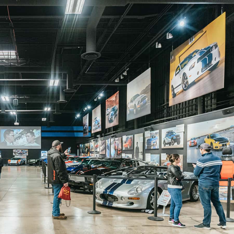 ラスベガス：自動車ショールームと修復工場ツアー | GetYourGuide