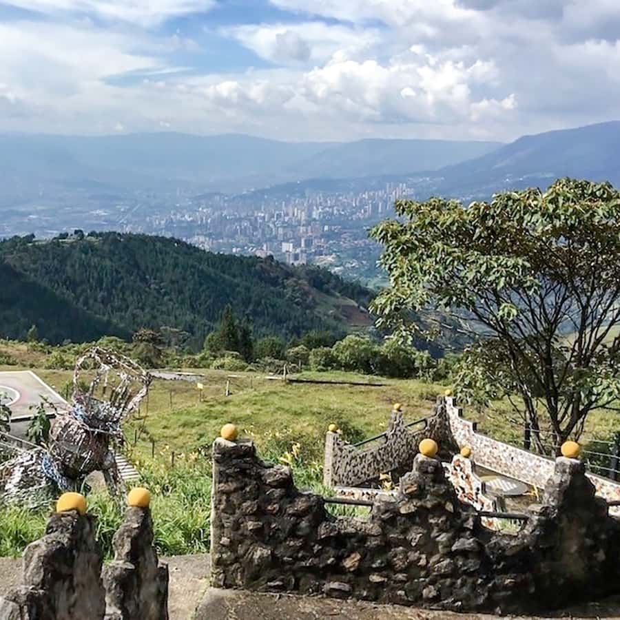 Colagem de mídia