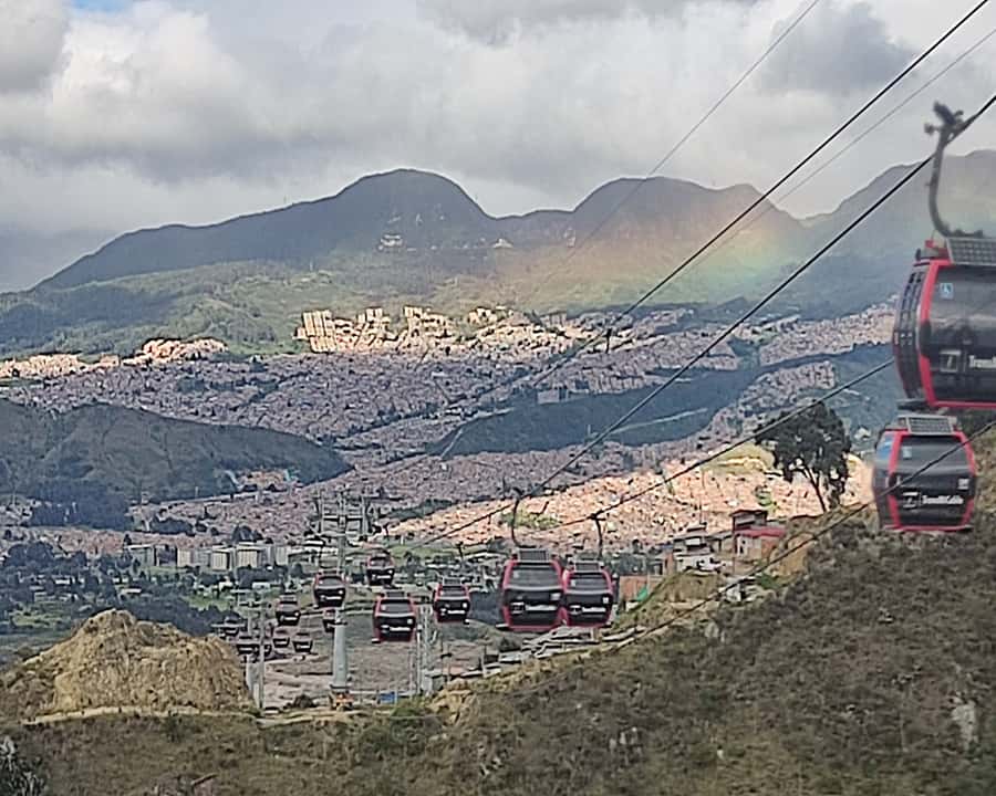 Colagem de mídia