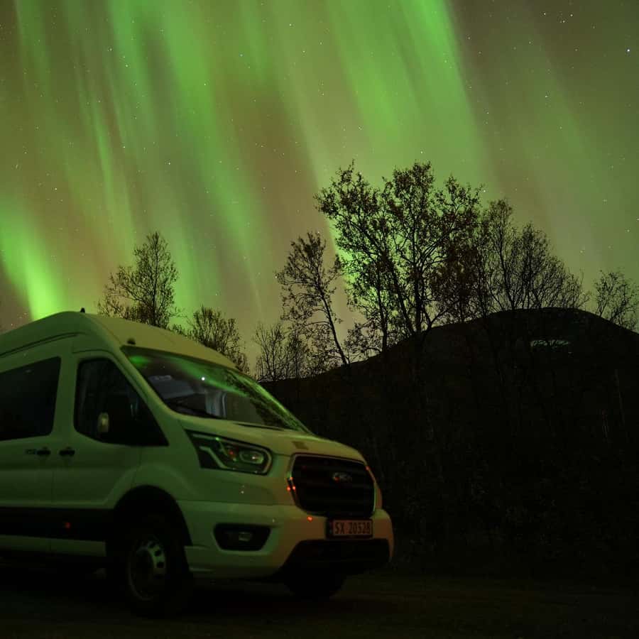 Tromsø: Northern Lights Minibus Small Private Tour Group