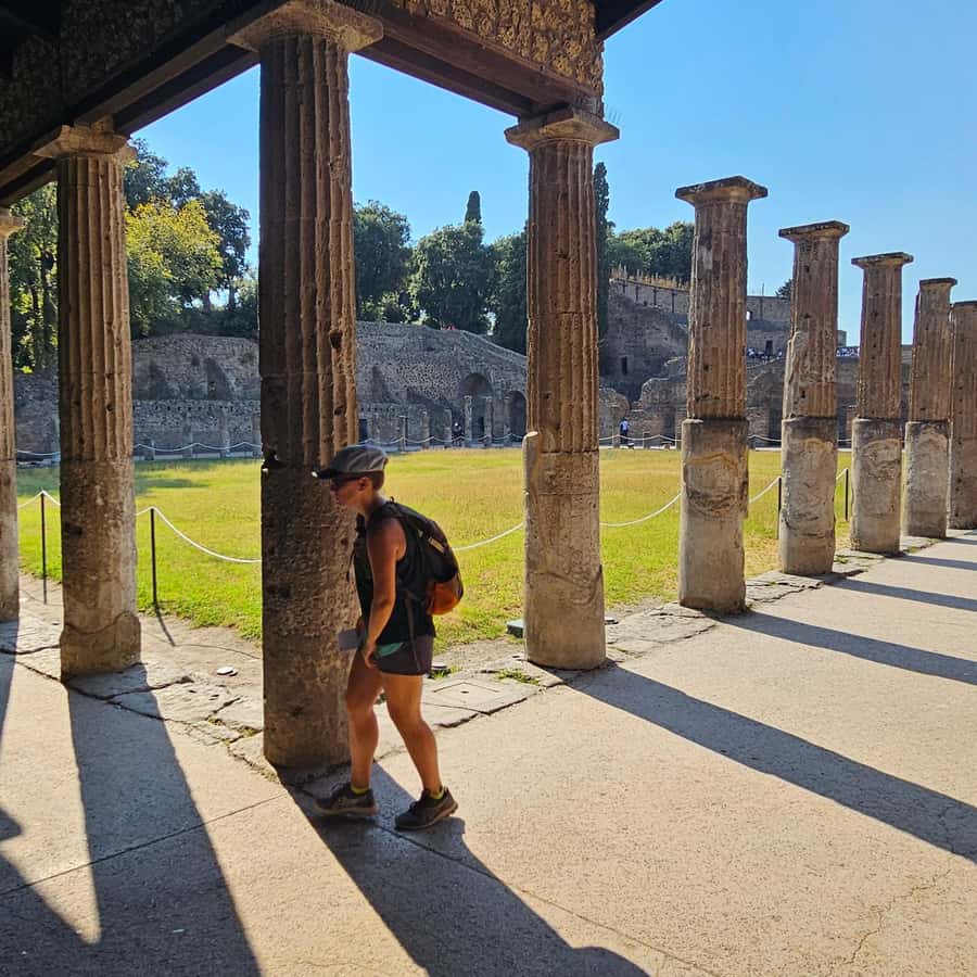 Pompei: Tour with Archaeologist Guide & Skip-the-Line Entry