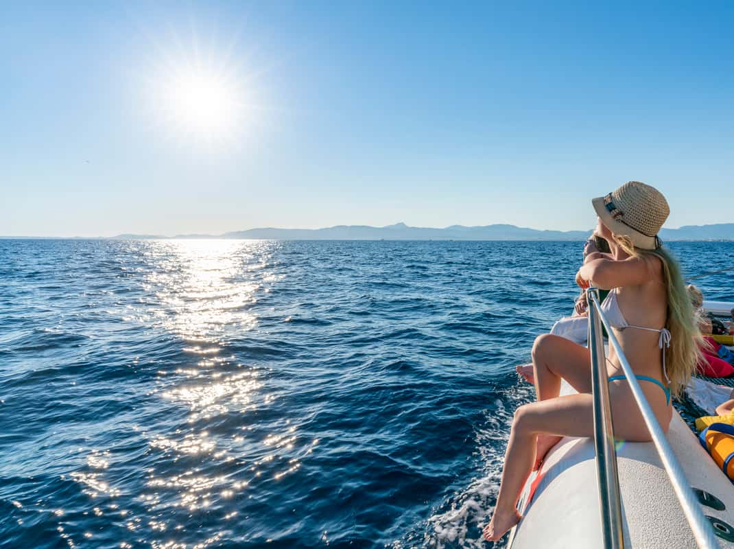 Catamarancruise met lunch en zwemstops bij Palma de Mallorca