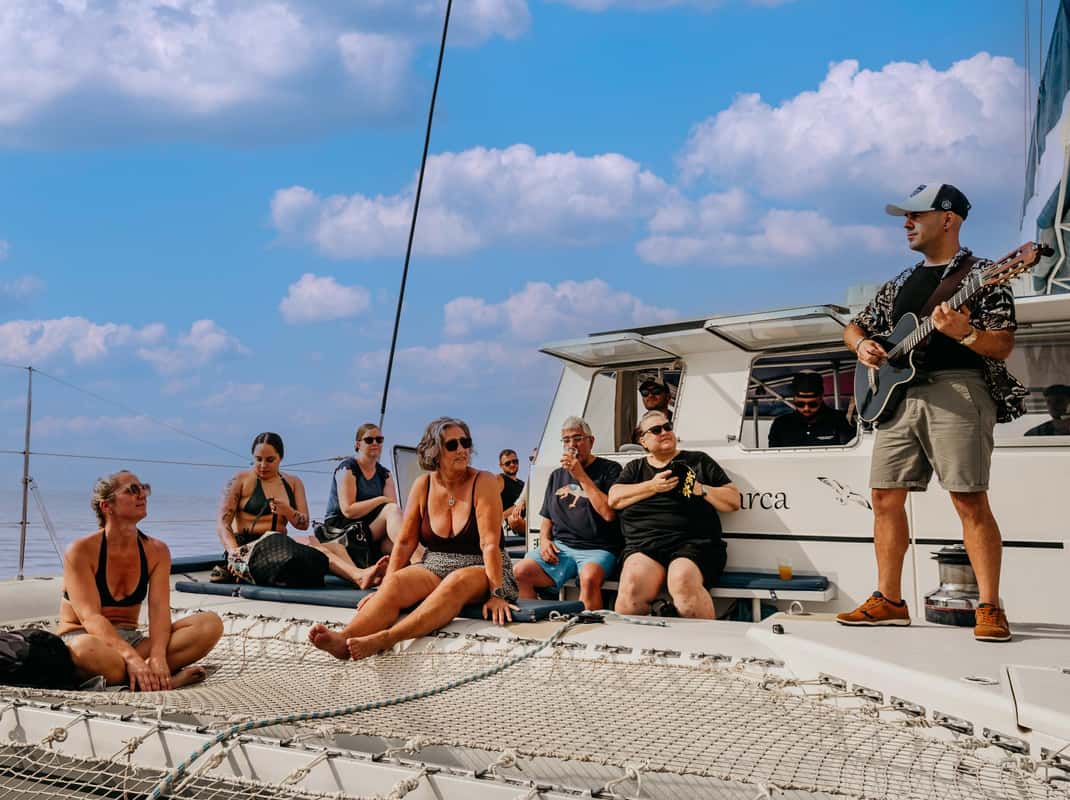 Middagcruise met muziek langs de kust van Alicante