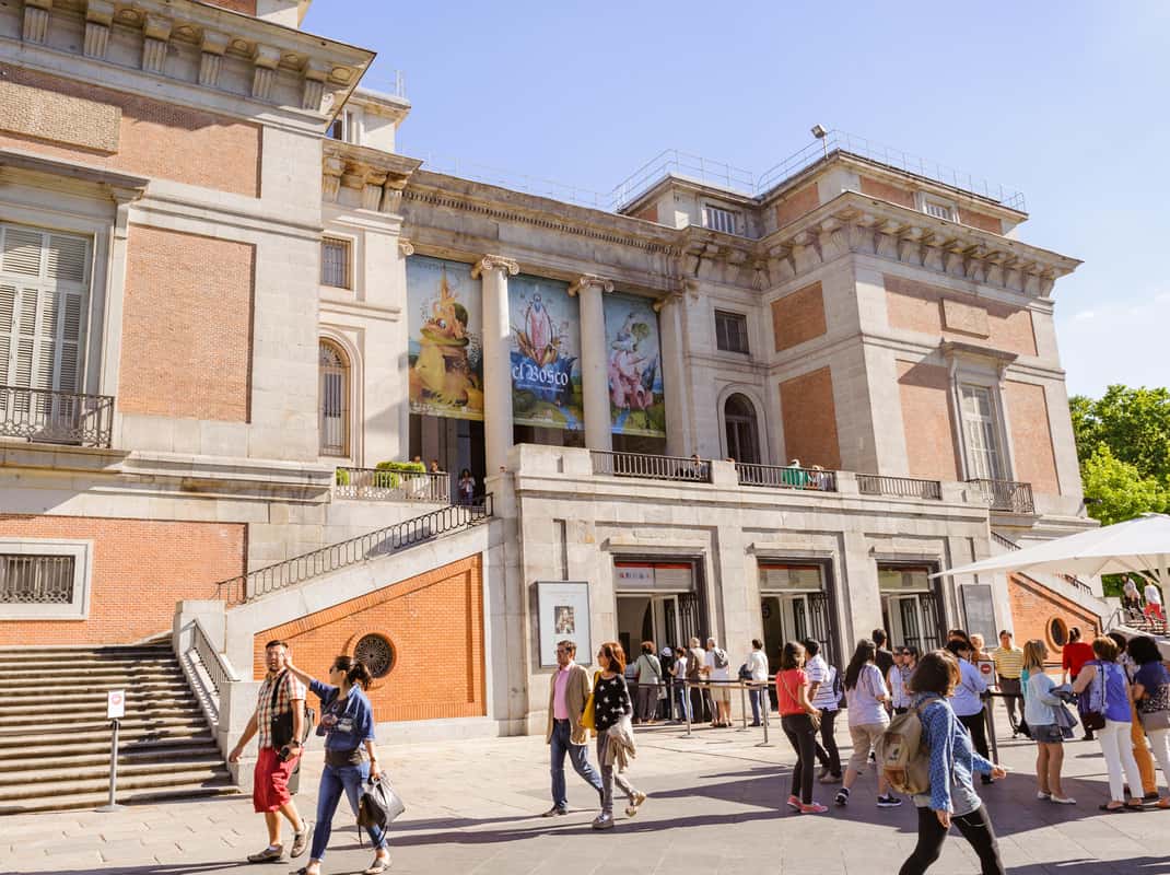 Entree van het Prado Museum in Madrid