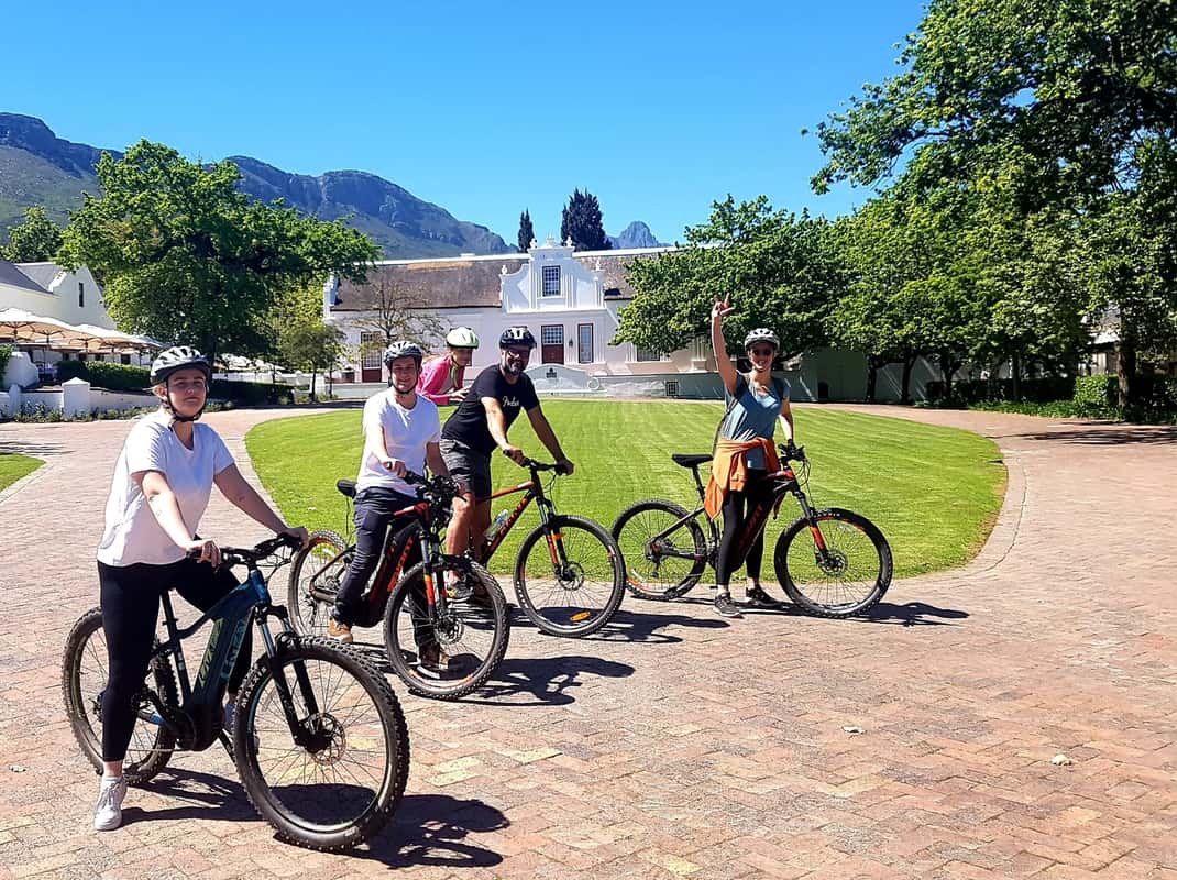 Stellenbosch: Historical Bike Tour & Wine Tasting