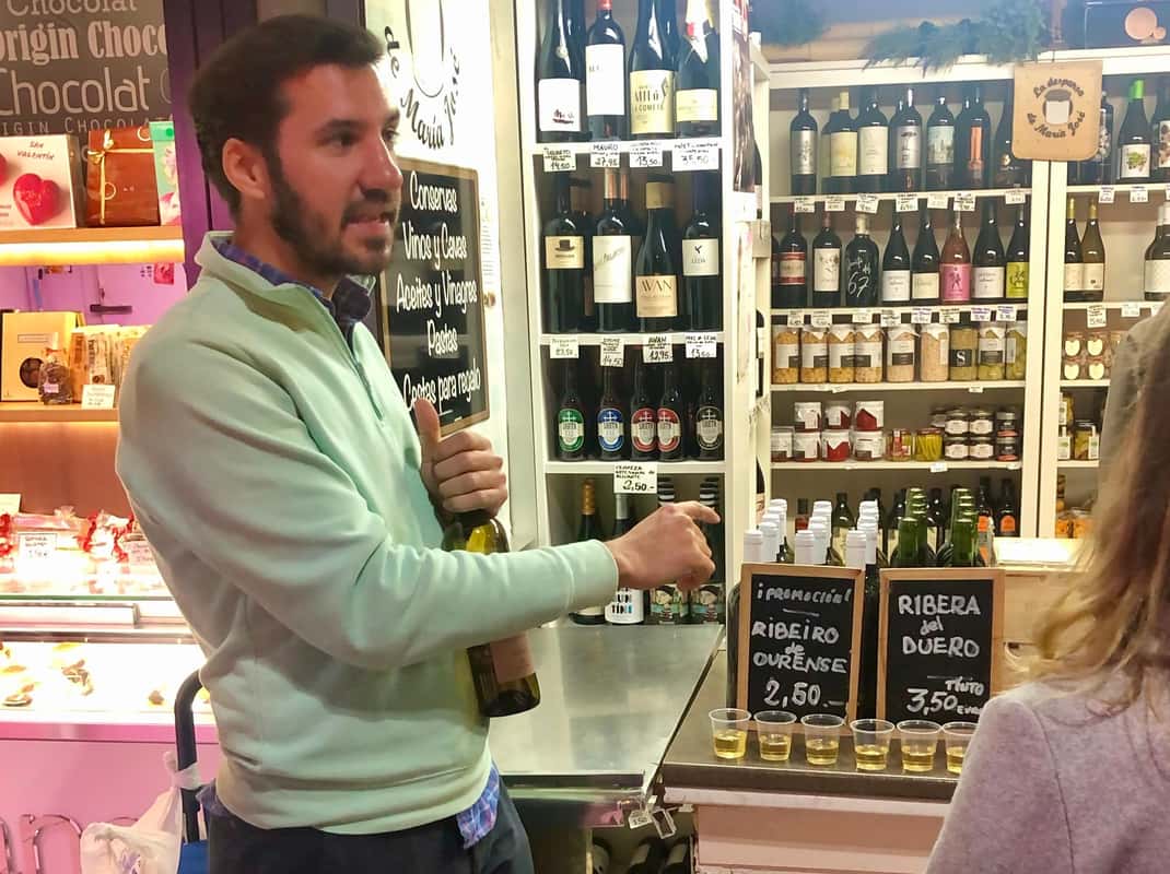 Tapas en wijnproeverij tijdens een wandeling door Alicante