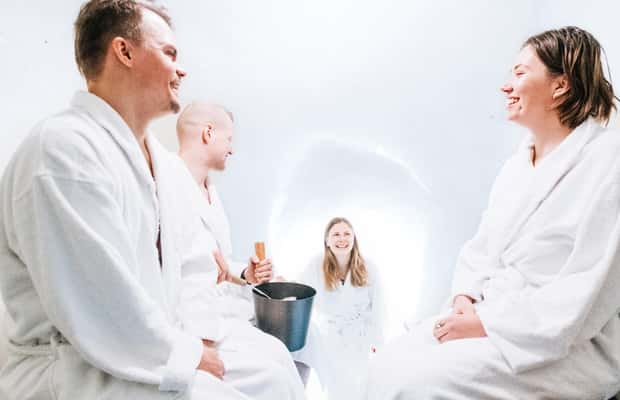 bild nr.1 av Rovaniemi: Middag på isrestaurang med snöbastu och jacuzzi aktivitet i Rovaniemi, uppladdad av arrangören