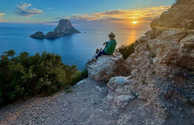 Image N°1 de Histoire et détente à Ibiza : Dalt Vila, Cala Bassa et Can Soleil activité à Sant Josep de sa Talaia, publiée par le prestataire
