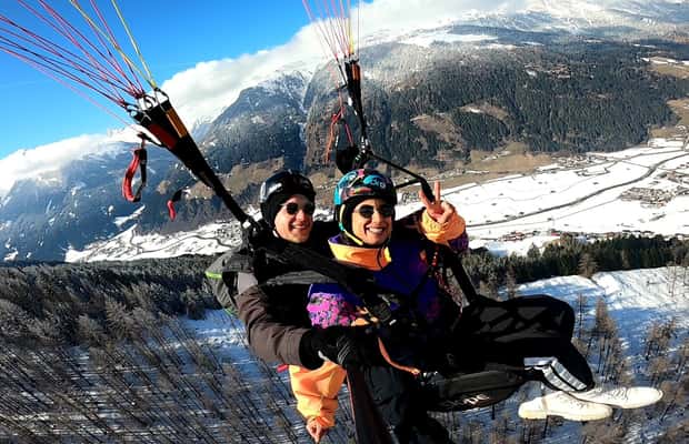 imagem n.1 de Neustift im Stubaital: Voo Super Combo de Parapente atividade em Innsbruck, carregada pelo fornecedor