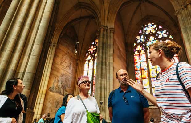 Prag içindeki Prag Kalesi İç Mekanları, Otobüs Turu ve Vltava Nehri Gezisi etkinliğinin tedarikçi tarafından yüklenen 1 no'lu görseli