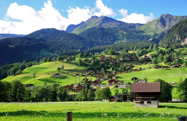 зображення №1 активності «Люцерн: одноденна екскурсія в швейцарські Альпи Інтерлакен і Гріндельвальд» в такій локації: Рарон, завантажене постачальником