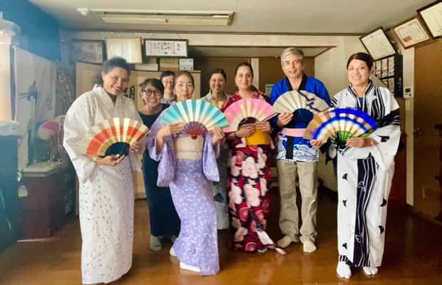 Tokyo: lezione di danza giapponese, kimono e souvenir GetYourGuide