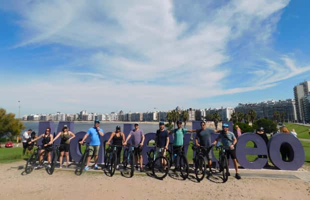 Immagine nº 1 di Montevideo: Tour in battello per i passeggeri delle crociere attività a Montevideo, caricata dal fornitore