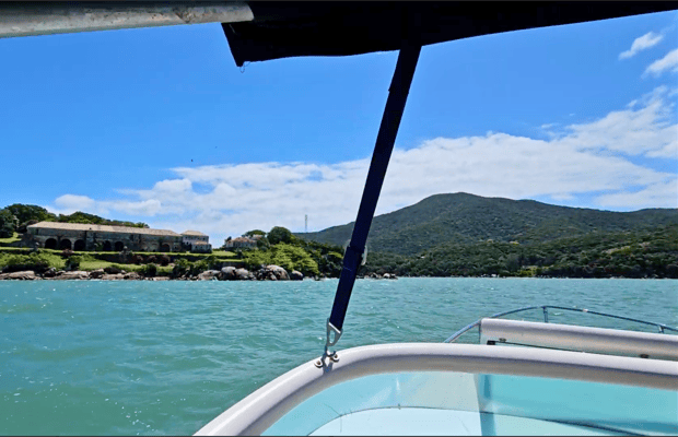 image n.1 of Florianópolis: Northern Island Boat Tour with Drinks activity in Florianópolis, uploaded by supplier