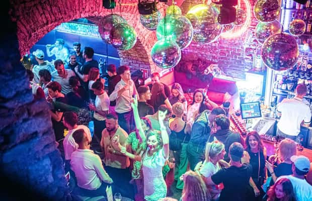 image n.1 of Vienna: Guided Pub Crawl with Club Entry activity in Vienna, uploaded by supplier