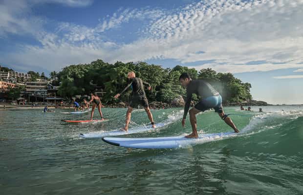 billede nr.1 af aktiviteten Phuket: Surf-lektion for begyndere i Kata Beach i Thailandbugten, uploadet af udbyder