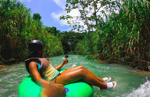 imagem n.1 de Passeio de tubulação no rio em Montego Bay atividade em Jamaica, carregada pelo fornecedor
