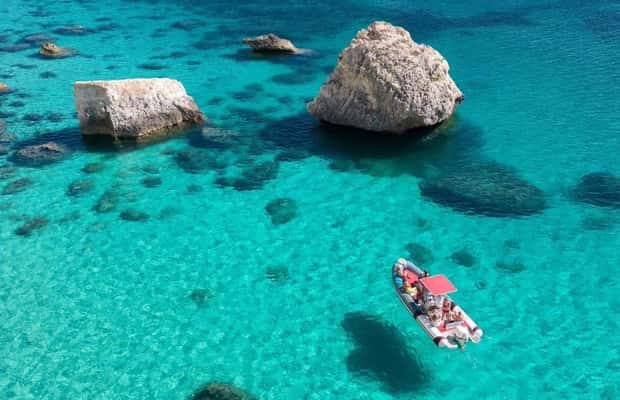 Immagine nº 1 di Cagliari: tour in barca della Sella del Diavolo con Spritz e patatine fritte attività a Cagliari, caricata dal fornitore