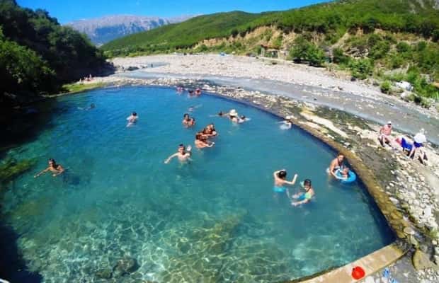 afbeelding n.1 van Canyonverkenning en rivierwandelen in de Langarica Canyon activiteit in Përmet, geüpload door aanbieder