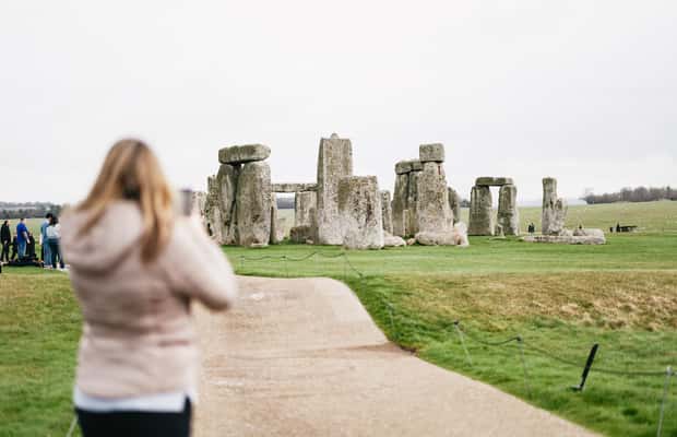 imagem n.1 de De Bristol: excursão de um dia às aldeias de Stonehenge e Cotswold atividade em Marlborough, carregada pelo fornecedor
