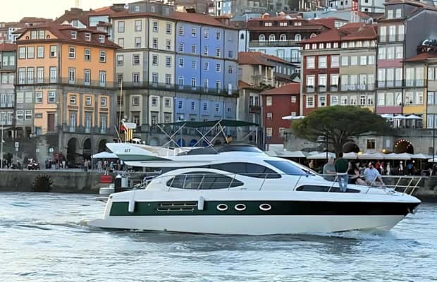 image n.1 of Porto: 6 Bridges Yacht Cruise with Wine & Snacks activity in Vila Nova de Gaia, uploaded by supplier