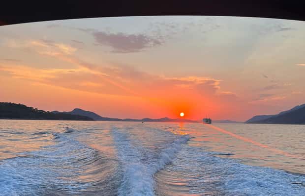 afbeelding n.1 van Blauwe en groene grot met romantische zonsondergang activiteit in Dalmatië, geüpload door aanbieder