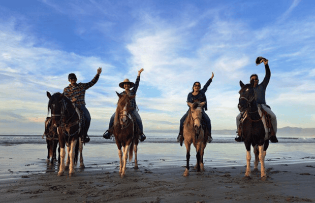 slika št. 1 aktivnosti Ensenada: jahanje na plaži Playa Hermosa na destinaciji Ensenada, naložil dobavitelj