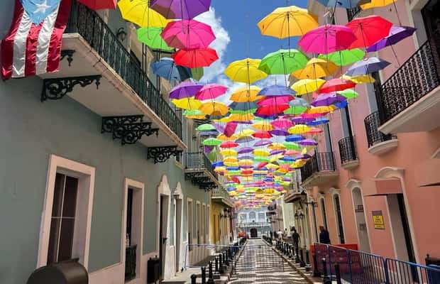 imagen n.º 1 de Viejo San Juan: tour a pie con compras y traslado al hotel actividad en San Juan, subida por el proveedor