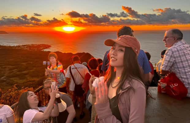 Immagine nº 1 di Oahu: Escursione a Diamond Head con trasporto di andata e ritorno attività a Honolulu, caricata dal fornitore