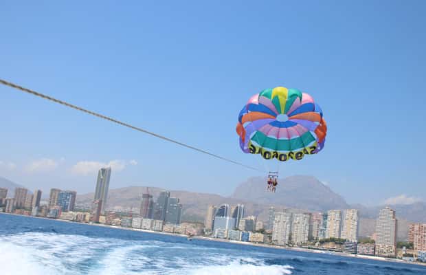 bilde nr.1 av Benidorm: Parasailing-opplevelse aktivitet i Benidorm, lastet opp av leverandør