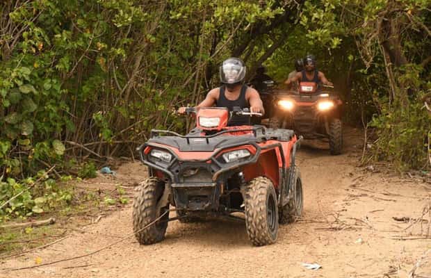 imagem n.1 de Montego Bay: Experiência de passeio de quadriciclo atividade em Montego Bay, carregada pelo fornecedor