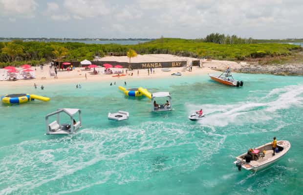 Image N°1 de Nassau : Cochons à la nage, plongée avec tuba et tour en bateau sur la plage activité à New Providence, publiée par le prestataire