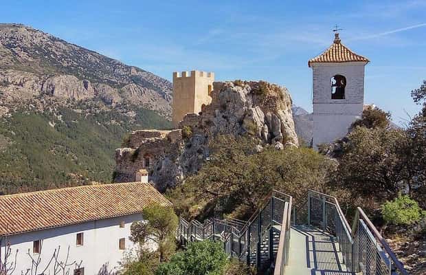 imagen n.º 1 de Alicante, Benidorm: Tour al Castillo de Guadalest / transporte privado actividad en Alicante, subida por el proveedor