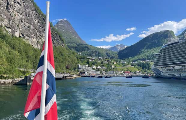 bild nr.1 av Från Geiranger: Geiranger Fjord Tour med stopp i Hellesylt aktivitet i Møre och Romsdal, uppladdad av arrangören
