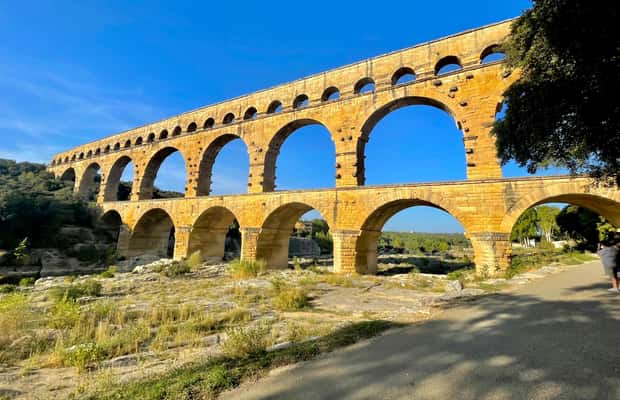 imagem n.1 de De Avignon: Excursão de 1 dia à Provença atividade em Nimes, carregada pelo fornecedor