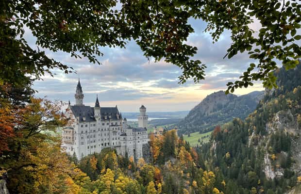 imagem n.1 de Innsbruck: Excursão em pequenos grupos ao Castelo de Neuschwanstein atividade em Schwangau, carregada pelo fornecedor
