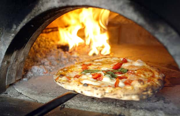 imagen n.º 1 de Nápoles: Tour a pie privado con degustación de comida actividad en Nápoles, subida por el proveedor