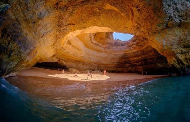 billede nr.1 af aktiviteten Algarve-eventyr fra Lissabon + bådtur i Benagil-grotten! i Carvoeiro, uploadet af udbyder
