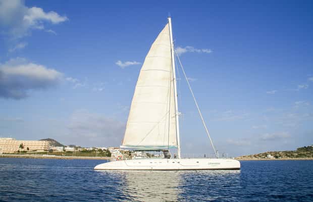 Image N°1 de IBIZA : Excursion en catamaran à illetas 4h activité à Îles Baléares, publiée par le prestataire