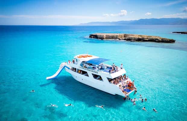 Bild Nr. 1 von Paphos/Akamas: Blaue Lagune: Bus- und Bootstour mit Wasserrutsche Aktivität in Yeroskipou, hochgeladen vom Anbieter
