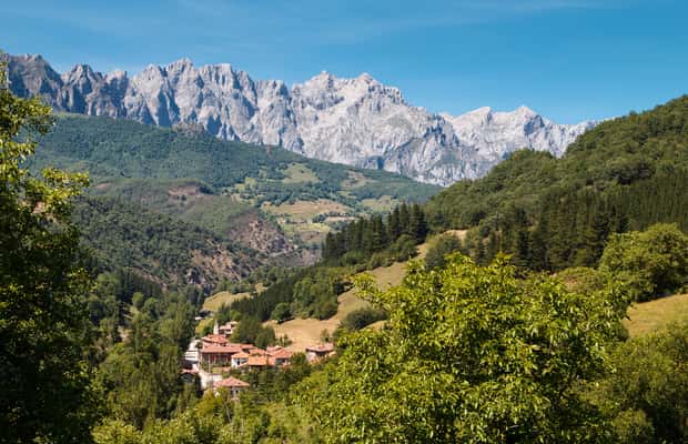 imagen n.º 1 de Santander: Excursión de un día a Picos, Monasterio de Santo Toribio y Potes actividad en Principado de Asturias, subida por el proveedor