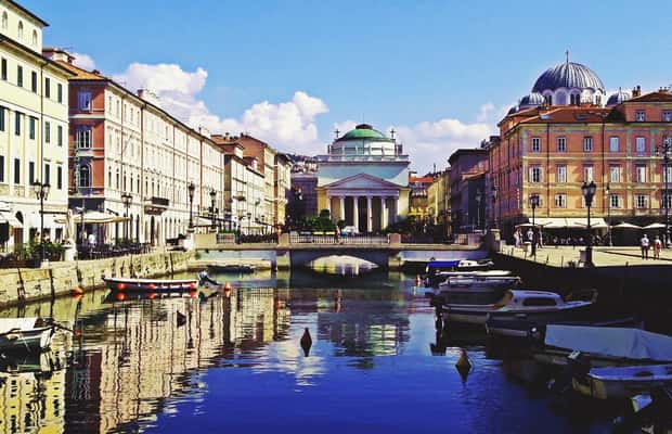Immagine nº 1 di Trieste: tour privato a piedi di 2 ore attività a Trieste, caricata dal fornitore