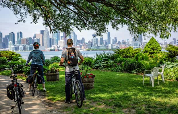 image n.1 of Toronto Waterfront and Islands Guided Bicycle Tour activity in Toronto, uploaded by supplier
