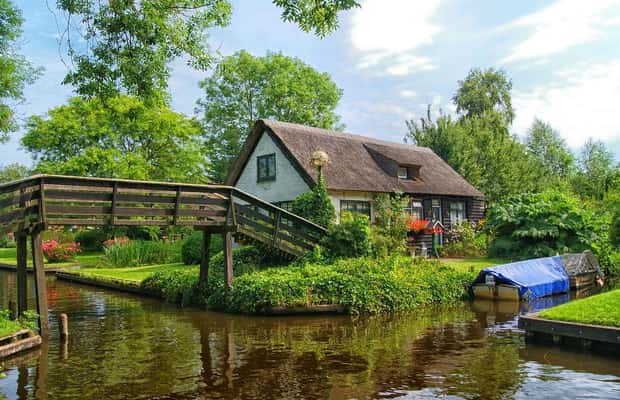 image n.1 of From Amsterdam: Giethoorn Sightseeing Tour and Canal Cruise activity in Amsterdam, uploaded by supplier